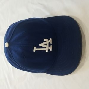 LA Dodger hat. Mens size 7 1/4 (57.7 cm)